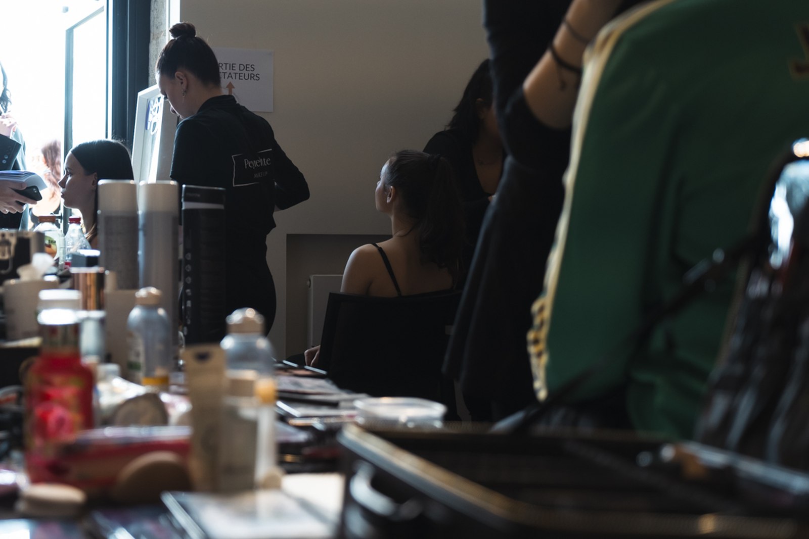 Coulisses, préparation — Défilé Fort de Vaise, Tom Devreeze