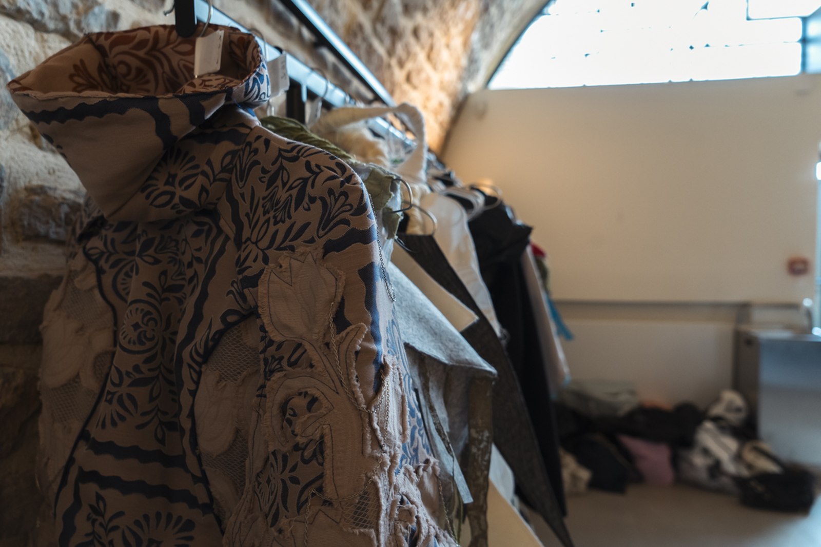 Coulisses, maquillage — Défilé Fort de Vaise, Tom Devreeze