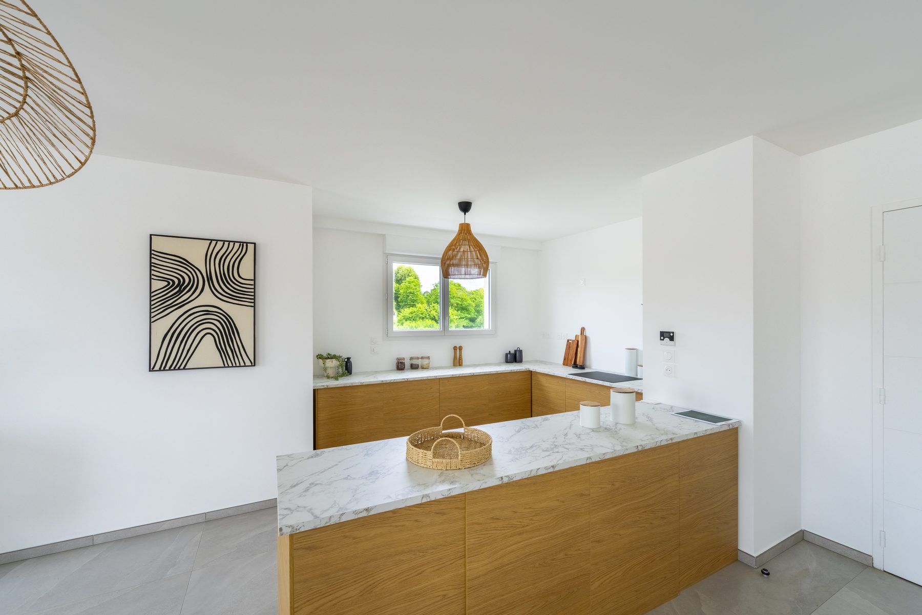 Cuisine ouverte — Diagonale — Champagne, meublé, Tom Devreeze, photographe immobilier Lyon