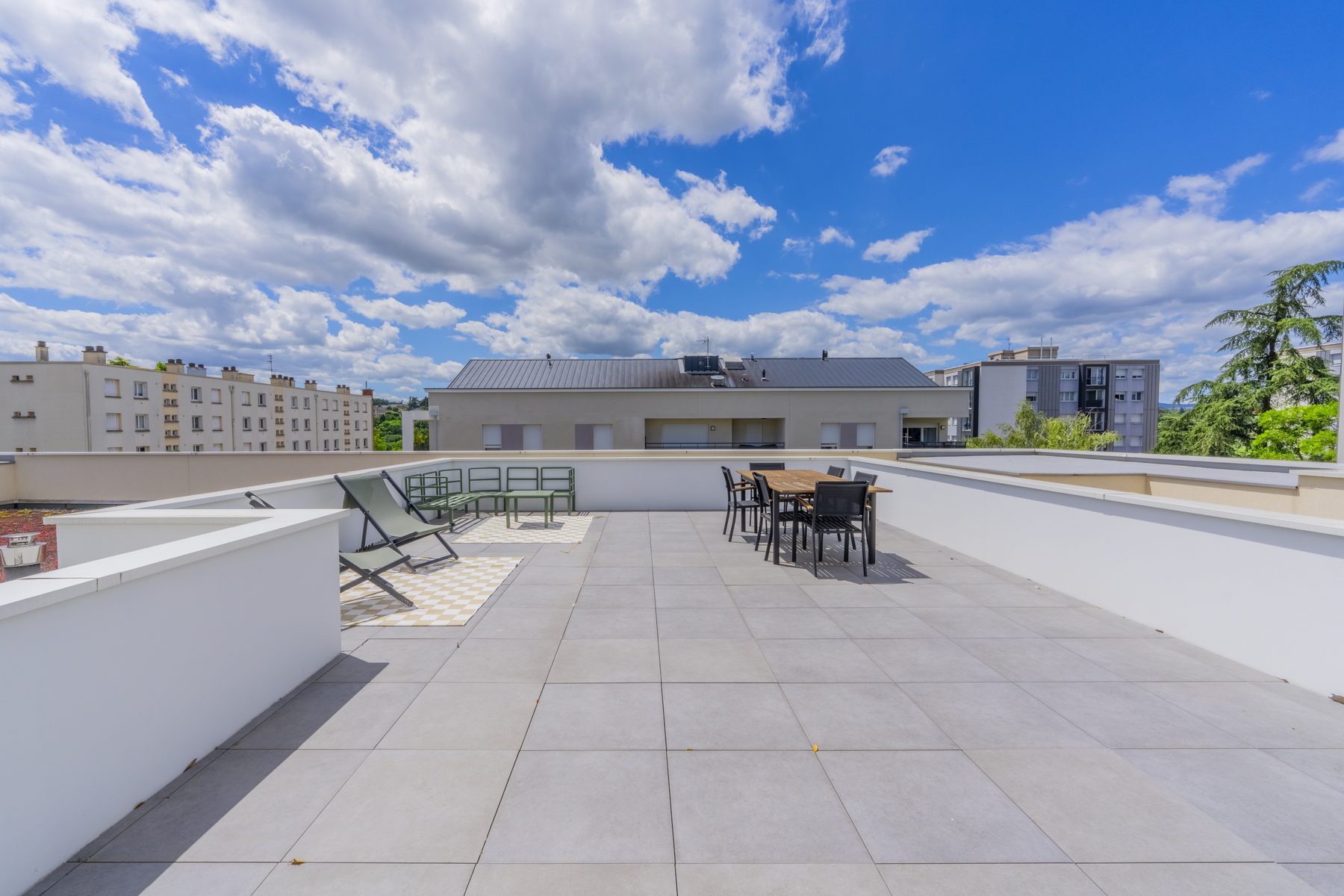 Toit-terrasse — Diagonale — Francheville, T5, Tom Devreeze, photographe immobilier Lyon