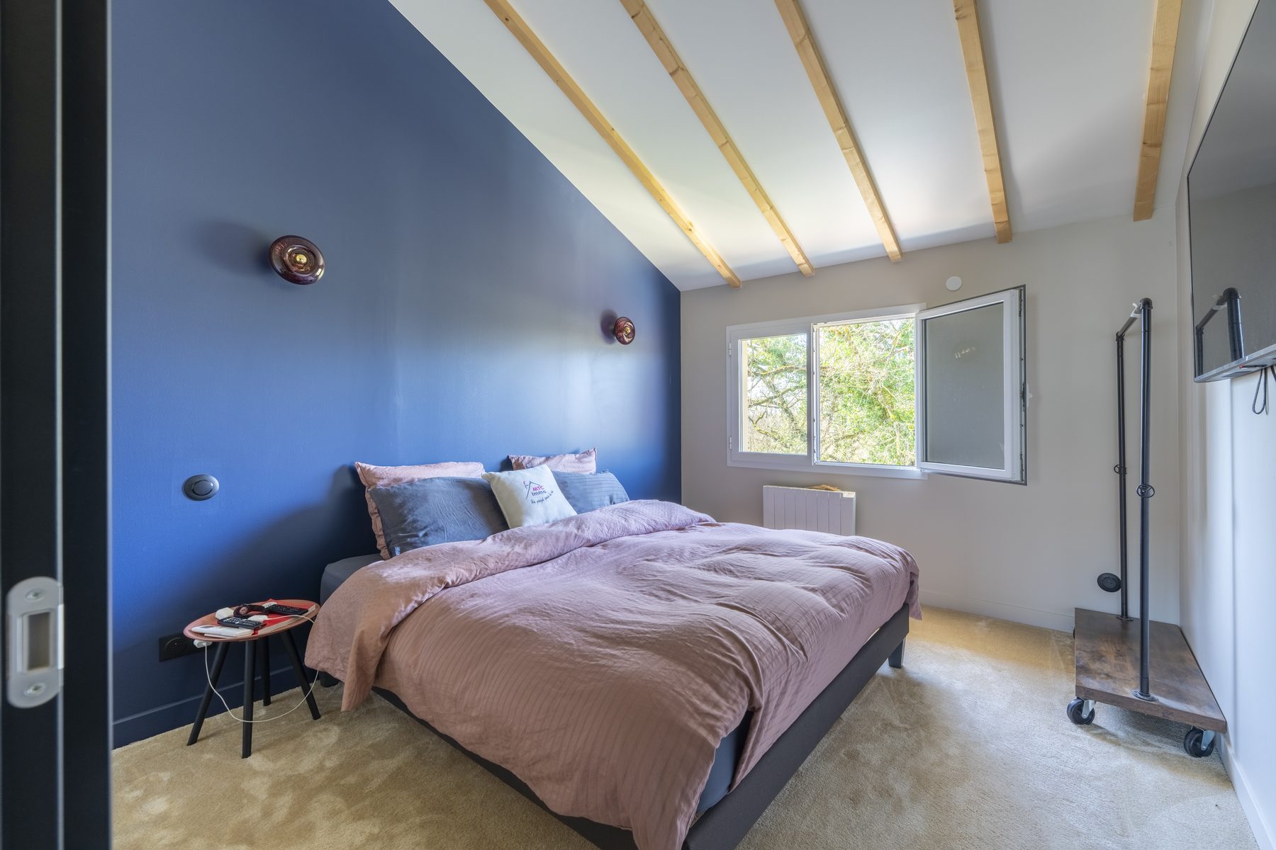 Chambre parentale — Maison — Isère, Tom Devreeze, photographe immobilier Lyon