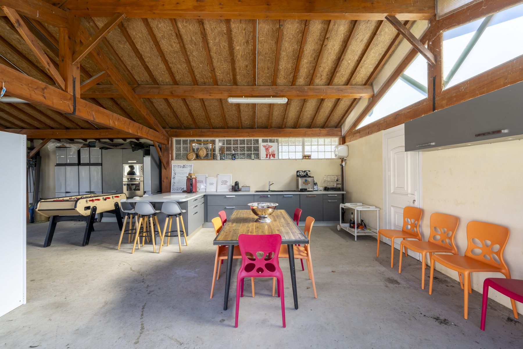 Cuisine d'été — Maison — Isère, Tom Devreeze, photographe immobilier Lyon
