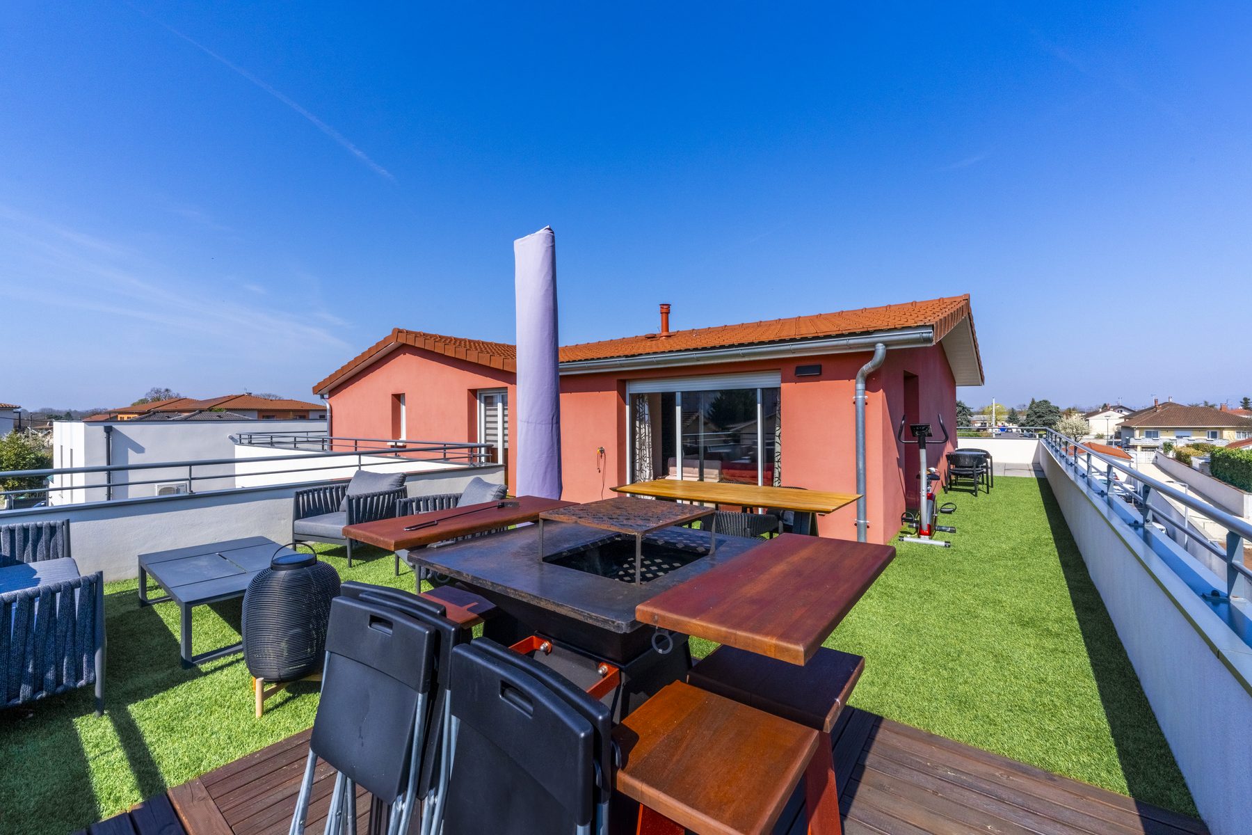 Toit-terrasse — Loyettes, Tom Devreeze, photographe immobilier Lyon